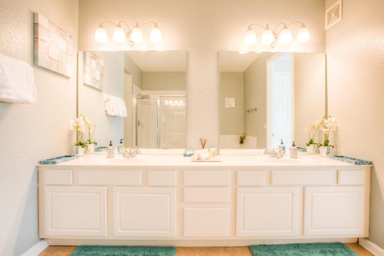 Stunning Lakeview Condo Wprivate Balcony キシミー エクステリア 写真