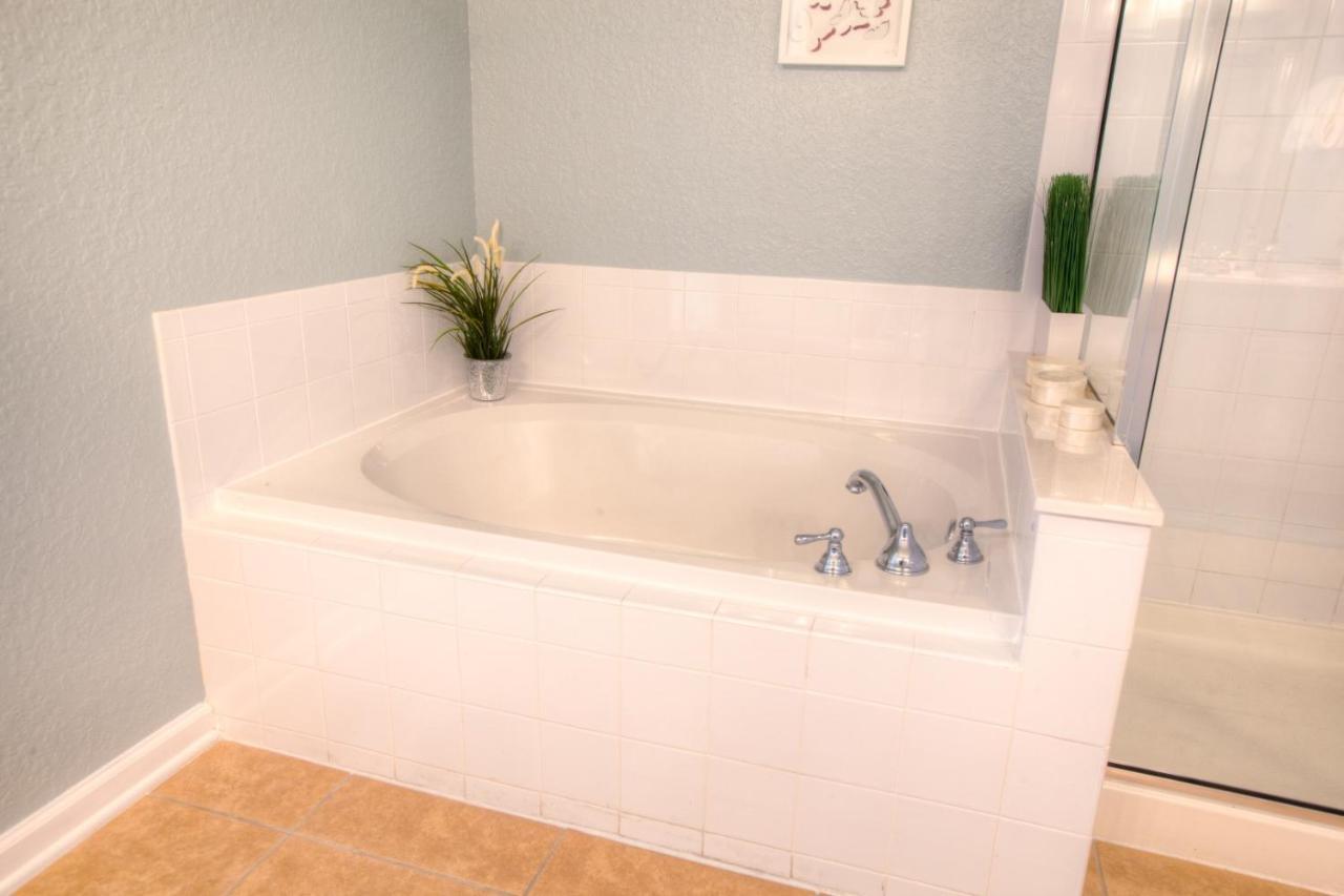 Stunning Lakeview Condo Wprivate Balcony キシミー エクステリア 写真