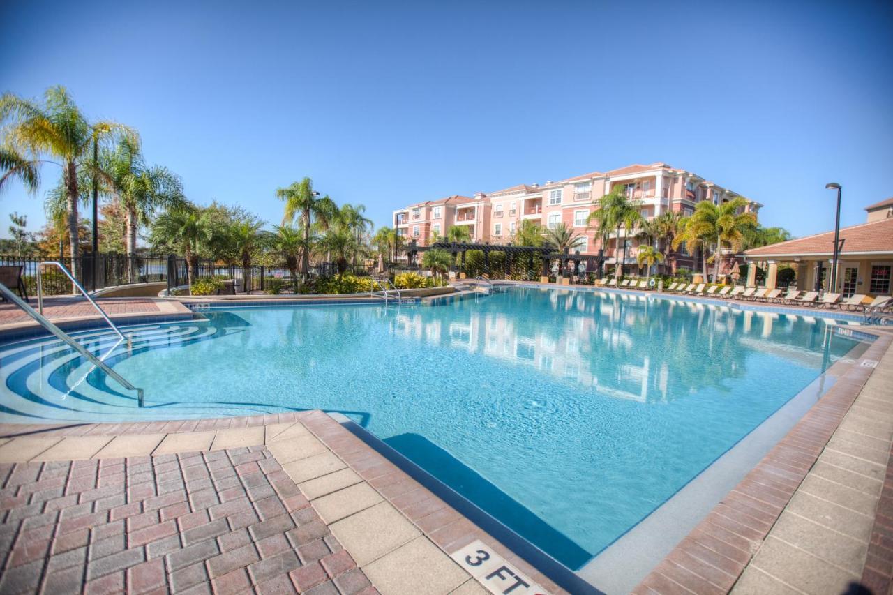 Stunning Lakeview Condo Wprivate Balcony キシミー エクステリア 写真