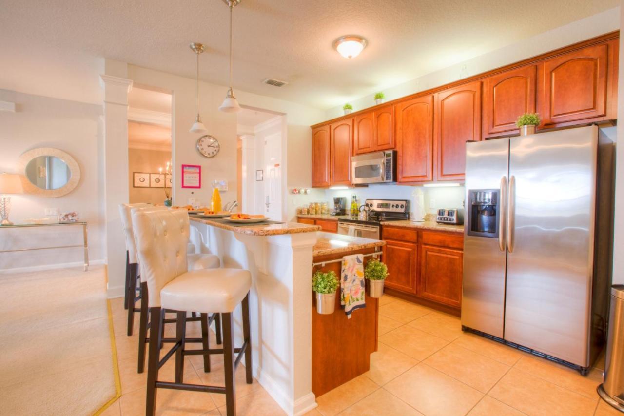 Stunning Lakeview Condo Wprivate Balcony キシミー エクステリア 写真