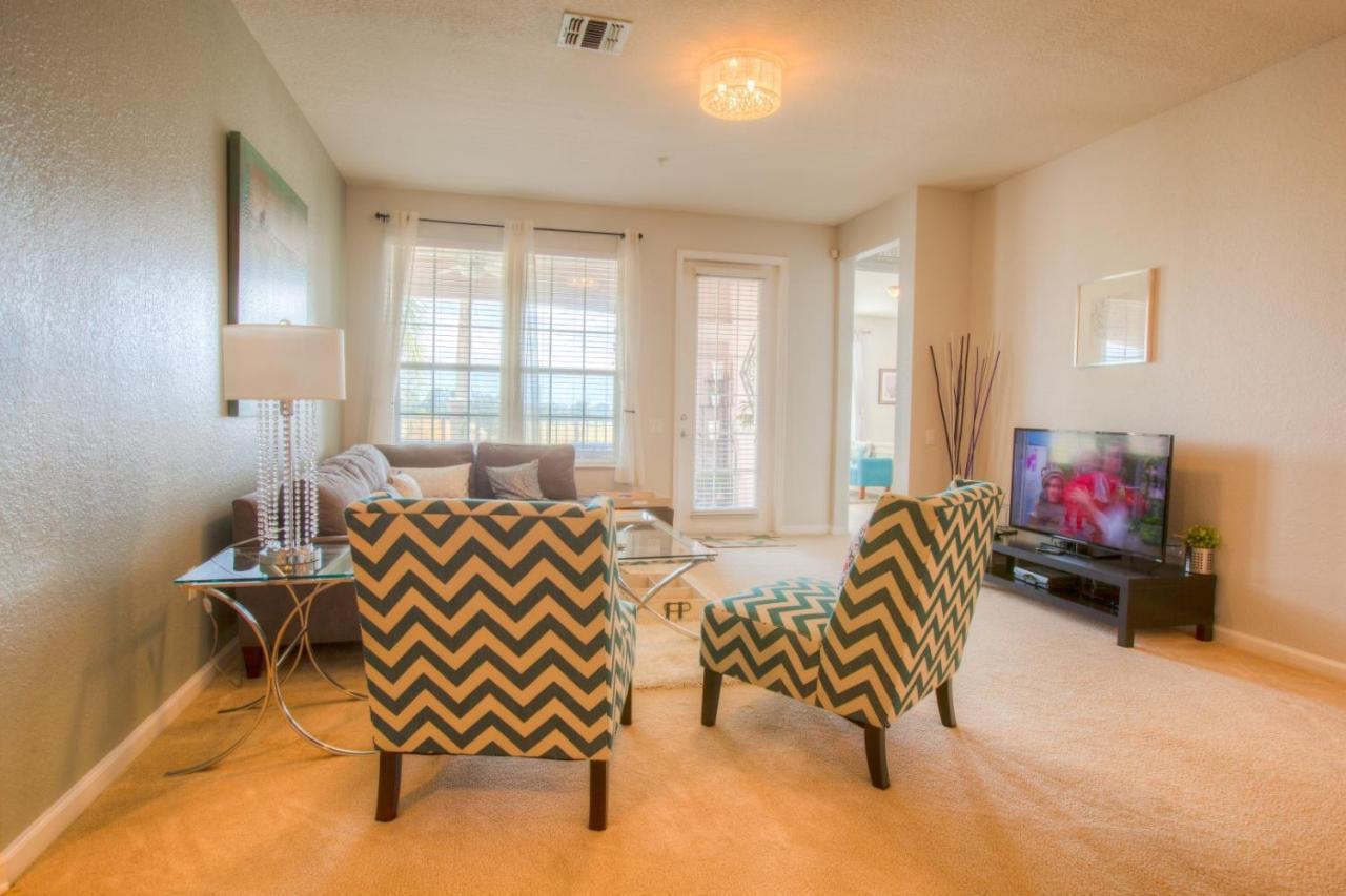 Stunning Lakeview Condo Wprivate Balcony キシミー エクステリア 写真