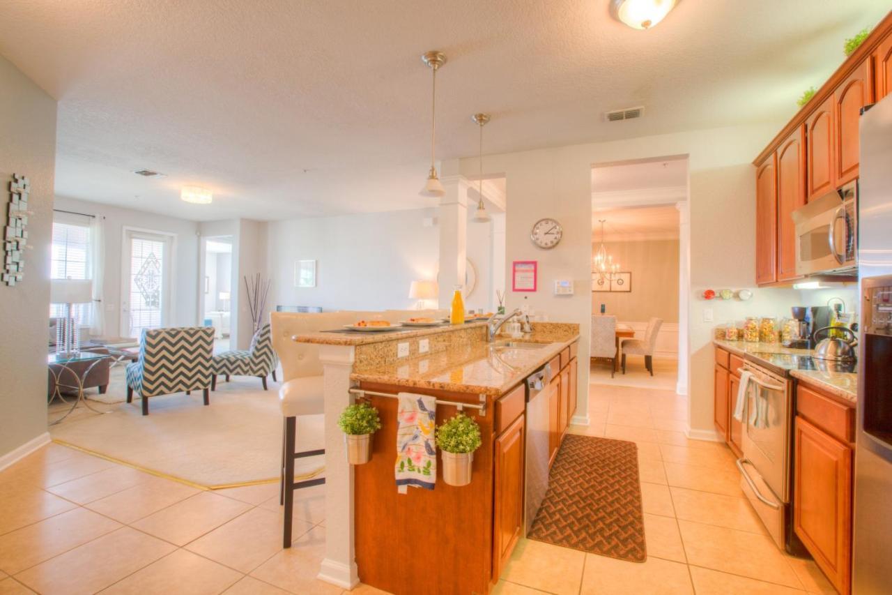Stunning Lakeview Condo Wprivate Balcony キシミー エクステリア 写真