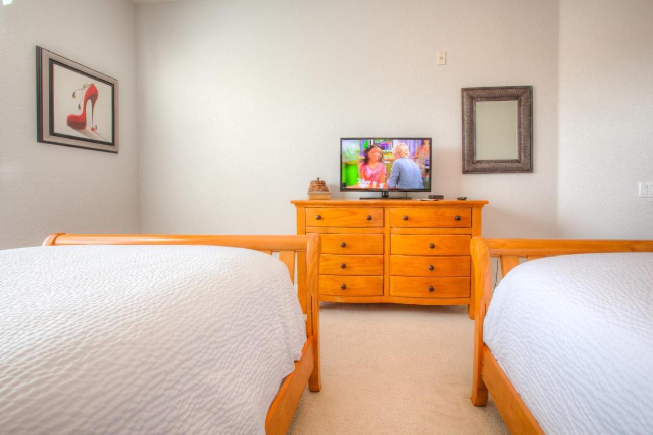 Stunning Lakeview Condo Wprivate Balcony キシミー エクステリア 写真