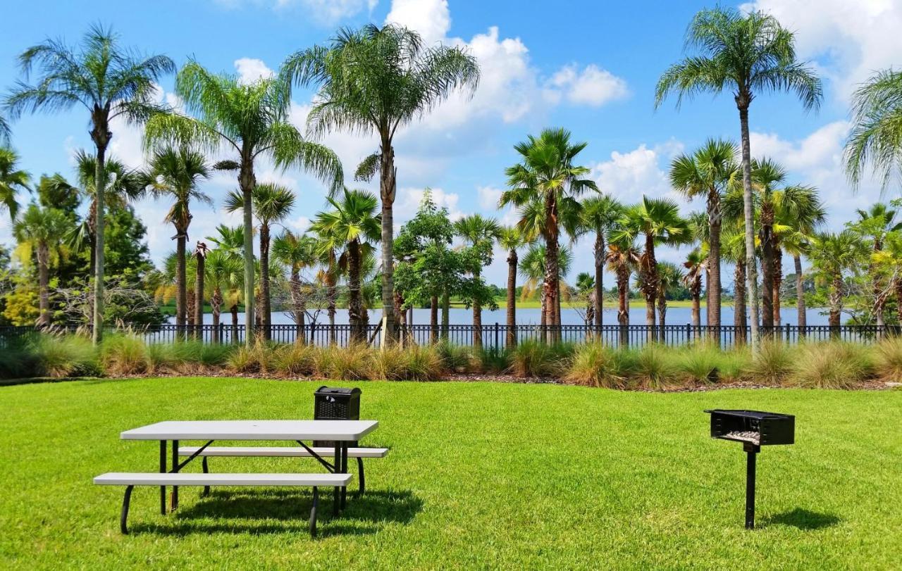 Stunning Lakeview Condo Wprivate Balcony キシミー エクステリア 写真